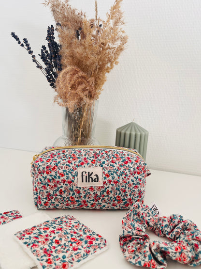 Juliette - La trousse de maquillage - Fleurs roses